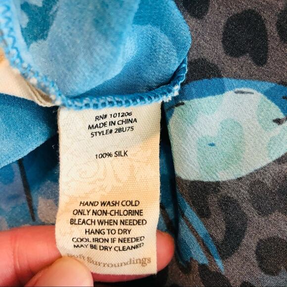 Soft Surroundings blue floral silk button top coastal preppy tropical large - Picture 8 of 9
